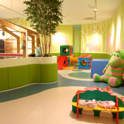 ママ会やキッズパーティー、みなさんはどんな場所で行いますか？PARTY MAMAなら、キッズスペースのあるレンタルスペースやキッチン付きのおしゃれなレンタルスペースなど、ママ会やキッズパーティーにぴったりのスペースが見つかります。お家でもレストランでもカラオケでもない、レンタルスペースで新しい体験をぜひ！
