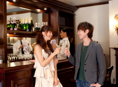 What Is PARTY NAVI?いつもと違うパーティーをしたならおしゃれで高級感のあるレンタルスペースはいかが？レンタルスペースなら、食事も音楽もサプライズ演出も自由に楽しむことができます。いつものお店ではできない、あなただけの素敵なパーティーを演出してください。