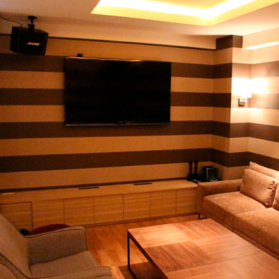 What Is PARTY NAVI?いつもと違うパーティーをしたならおしゃれで高級感のあるレンタルスペースはいかが？レンタルスペースなら、食事も音楽もサプライズ演出も自由に楽しむことができます。いつものお店ではできない、あなただけの素敵なパーティーを演出してください。